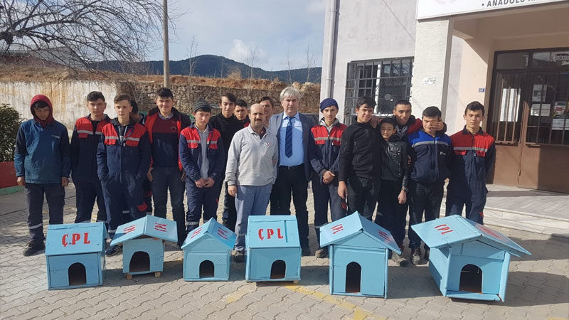 Büyükorhan ilçesinde bulunan Çok Programlı Anadolu Lisesi Metal Teknolojisi öğrencileri,