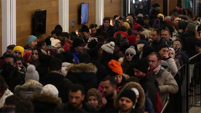 Kış turizminin önemli merkezlerinden Uludağ’da hafta sonu yoğunluğu yaşanıyor. Uludağ’dan
