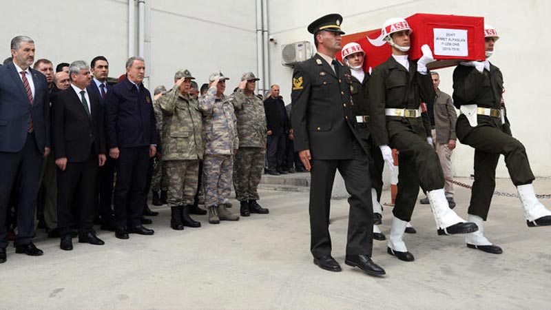 Şehitlerimizi uğurluyoruz Şehitlerimizi uğurluyoruz