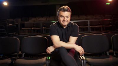 Gençlerle güldürecek