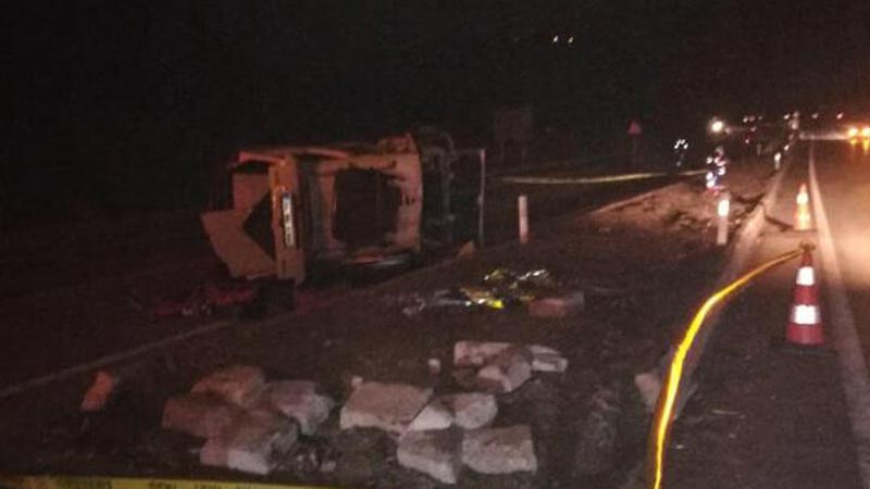 Kontrolden çıkan otomobil takla attı: 1 ölü, 4 yaralı Kontrolden çıkan otomobil takla attı: 1 ölü, 4 yaralı