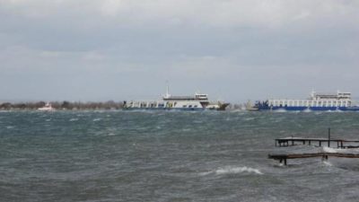 Feribot karaya oturdu