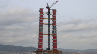 Simgelerin köprüsü yükseliyor