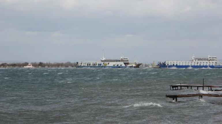 Feribot karaya oturdu