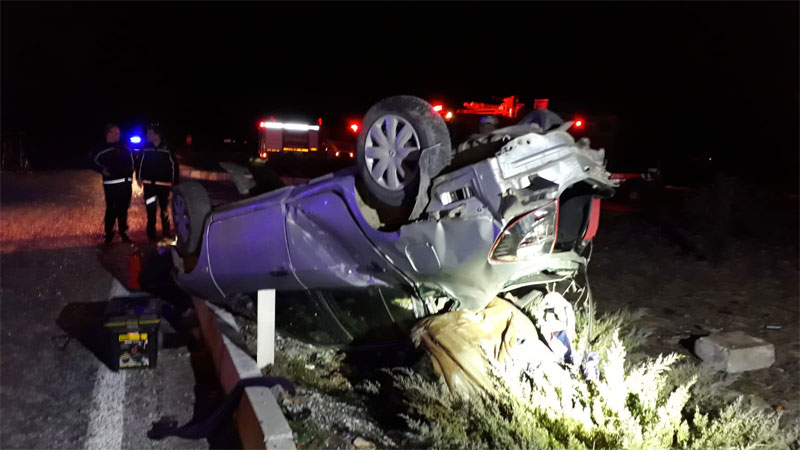 Yolcu otobüsüyle otomobil çarpıştı: 3 ölü, 1 yaralı