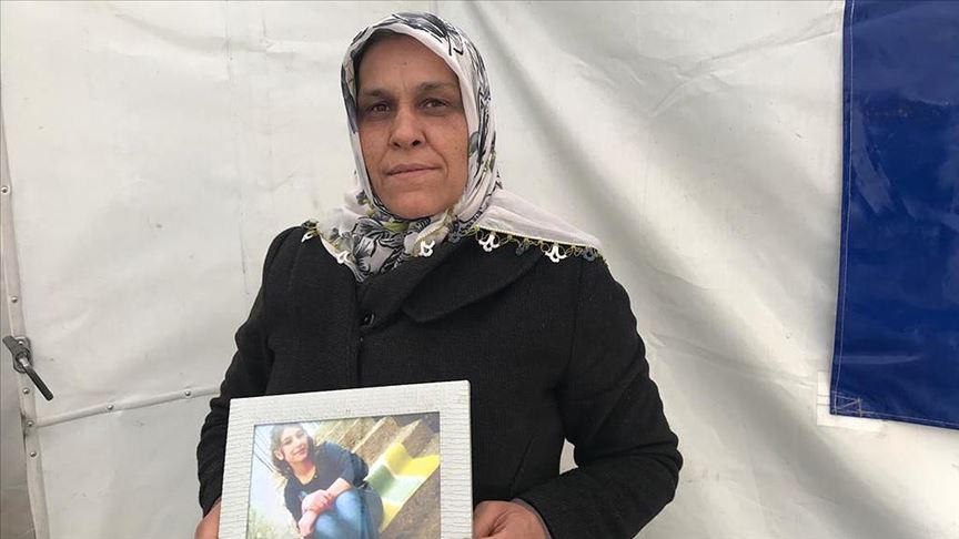 HDP önünde eylem yapan bir aile daha evladına kavuştu