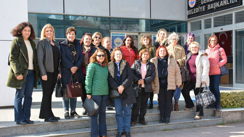 Gemlik'te sivil toplum kuruluşları 8 Mart için bir araya geliyor.