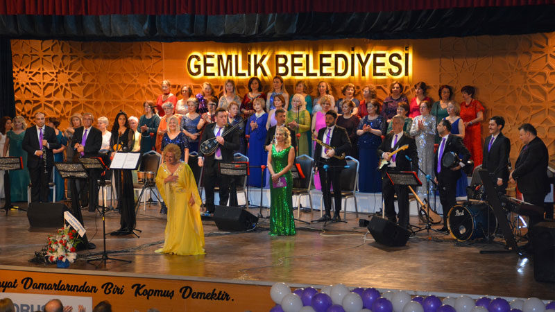Gemlik Belediyesi ve Kent Konseyi işbirliği ile her ay sanatın