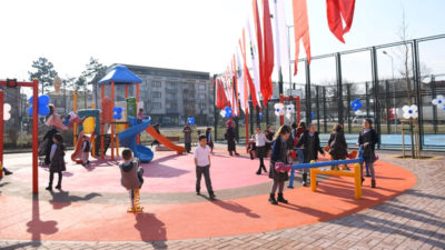 Süleymaniye Mahallesi semt sahası coşkuyla açıldı