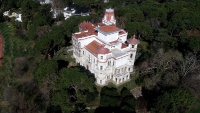 ‘Perili Köşk’ icradan satılık