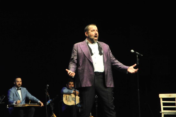 Bursalılar’dan Ata Demirer’e tam not Bursalılar’dan Ata Demirer’e tam not