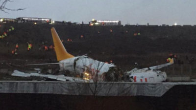 Sabiha Gökçen’de uçak pistten çıktı