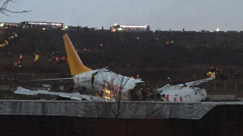 Sabiha Gökçen’de uçak pistten çıktı