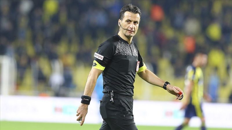 Kupada Fenerbahçe-GMG Kırklarelispor maçını Suat Arslanboğa yönetecek. Kupada Fenerbahçe-GMG Kırklarelispor maçını Suat Arslanboğa yönetecek.