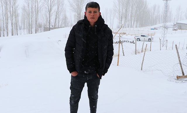 Sosyal medya onu konuşuyor! Ünlü sanatçı aradı ve…