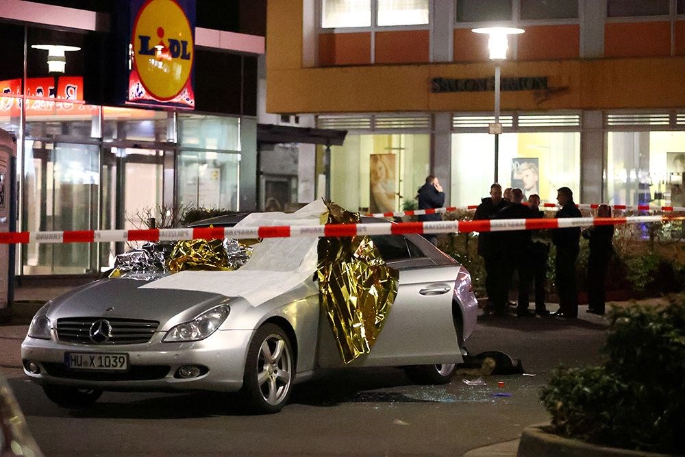 Almanya’nın Hanau kentinde silahlı saldırı: Zanlı annesini öldürüp intihar etti