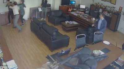 Müdür odasında şoke eden görüntüler