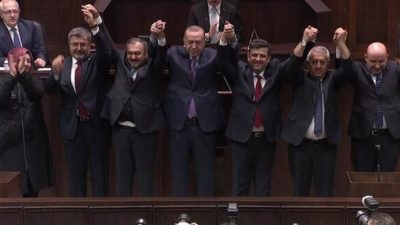 5 belediye başkanı AK Parti’ye katıldı