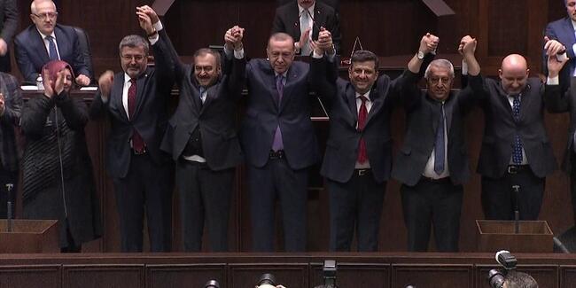 5 belediye başkanı AK Parti’ye katıldı