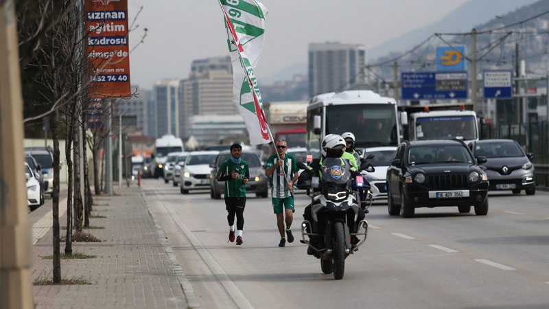 Bursa’da ilginç koşu! Yeşil beyaz sevgisi…