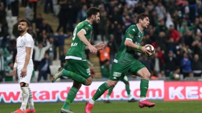 Amansız yarış… Bursaspor herşeye rağmen…