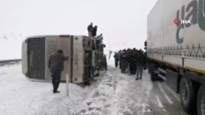 Bursaspor taraftarını taşıyan otobüsün kaza anı kamerada