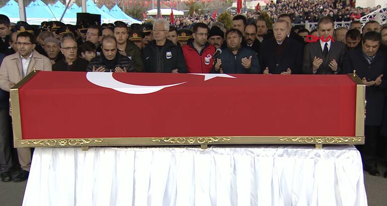 Cumhurbaşkanı Erdoğan cenaze törenine katıldı Cumhurbaşkanı Erdoğan cenaze törenine katıldı