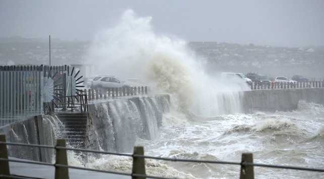 Avrupa’da ‘Ciara’ kabusu… Futbolu da vurdu! Avrupa’da ‘Ciara’ kabusu… Futbolu da vurdu!