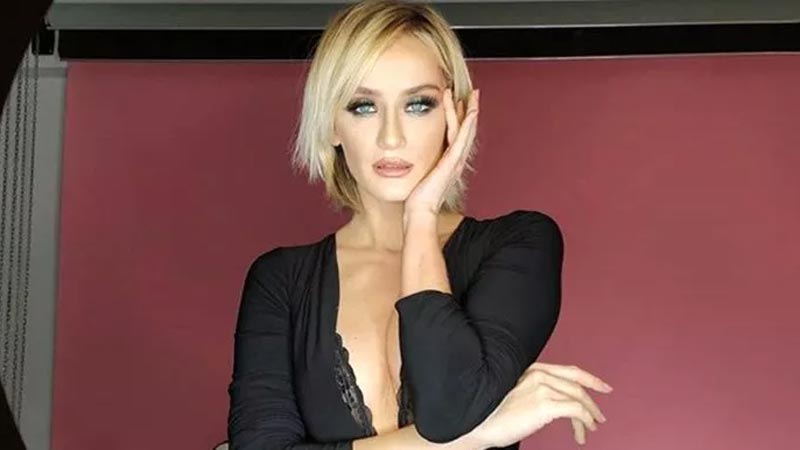 Didem Soydan bornozlu haliyle meydan okudu