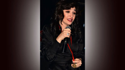 Bursalı ünlü oyuncuya Cumhuriyet altını