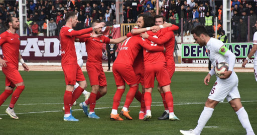 1.Lig’de zirve yarışı kızıştı… İşte sonuçlar ve 23. hafta programı… 1.Lig’de zirve yarışı kızıştı… İşte sonuçlar ve 23. hafta programı…