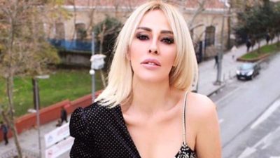 Frikik vermek istemeyen Helin’den ilginç önlem! Göğsünü kalemle çizdi