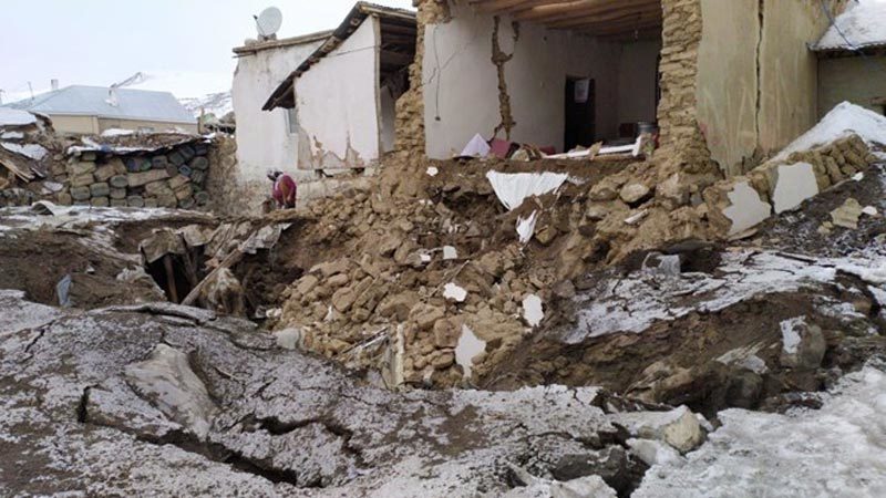 İran'ın Hoy kentinde sabah meydana gelen 5,9 büyüklüğündeki deprem, Van