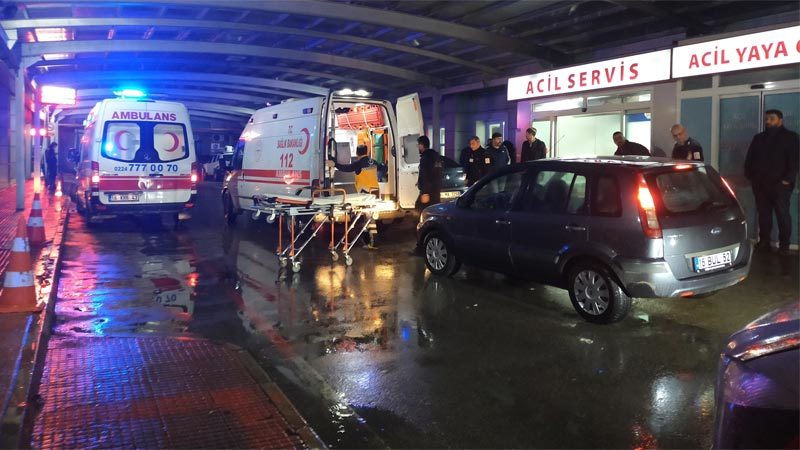 Bursa’da kafede dehşet! Yıldırım Millet Mahallesi'ndeki bir kafeye giden Kadir D. (23), kavgalı