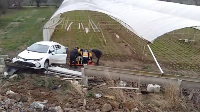 Bursa’da feci kaza! Ölümden döndü Bursa’nın İznik ilçesinde direksiyon hakimiyetini kaybeden kadın sürücü DSİ su