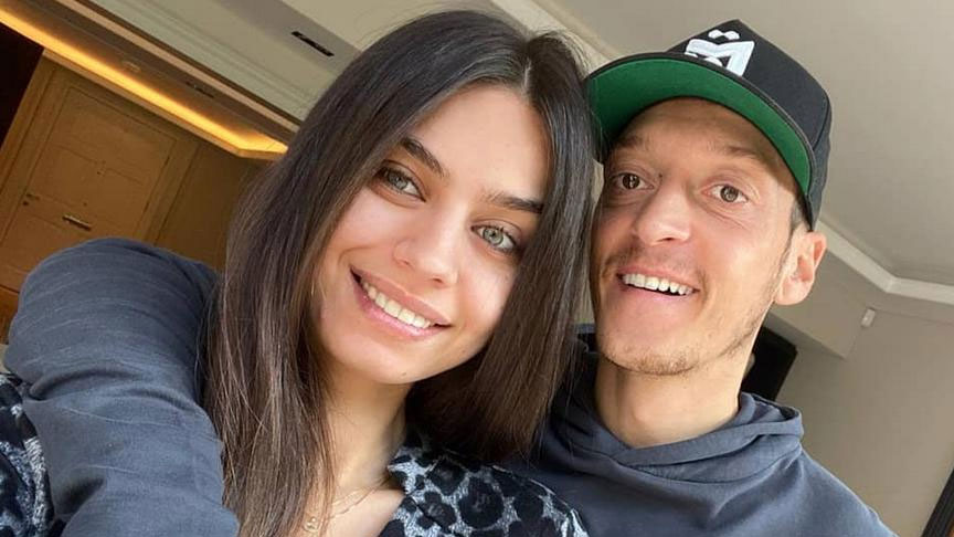 Eşinin arabasına zırh kaplattı Eşinin arabasına zırh kaplattı