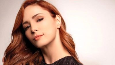 Dekoltesiyle sınırları zorladı!