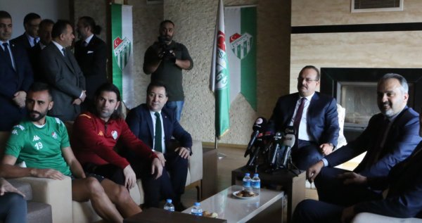 A.Demirspor maçı öncesi Özlüce’den açık mesaj; YALNIZ DEĞİLSİNİZ…