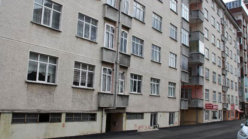 Yan yatan binalardaki dairelerini boşaltıp kiraya çıkıyorlar… Yan yatan binalardaki dairelerini boşaltıp kiraya çıkıyorlar…