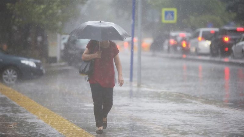 Ülke genelinde, soğuk ve yağışlı havanın etkisiyle sıcaklıkların bugünden itibaren