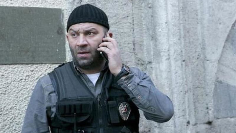 Ekranların fenomen dizisi Arka Sokaklar'ın Mesut Komiser'i olarak tanıdığımız Şevket