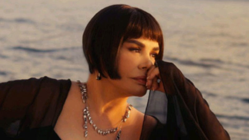 Sezen’den bir ilk Sezen’den bir ilk