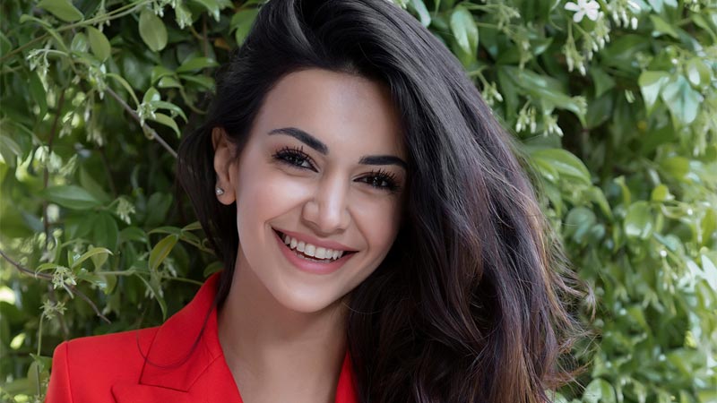 Düğüne odaklandı