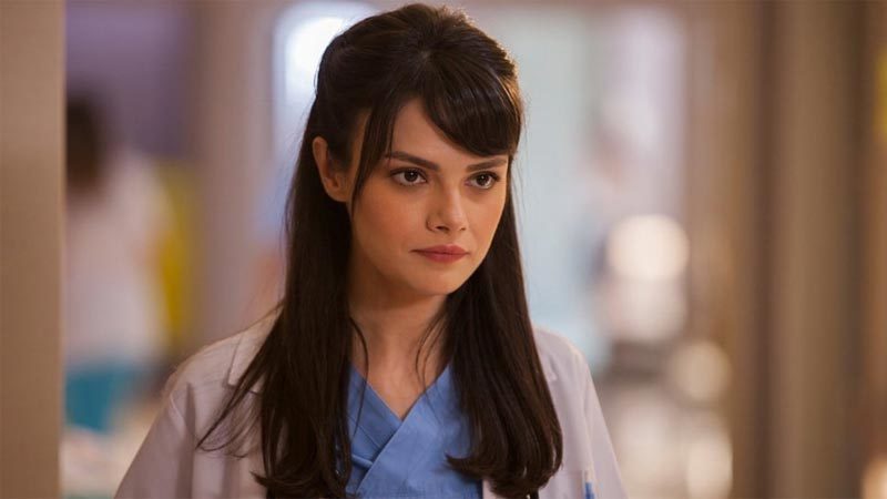 Fox Tv'nin başarılı yapımlarından Mucize Doktor'un yükselen yıldızı Sinem Ünsal,