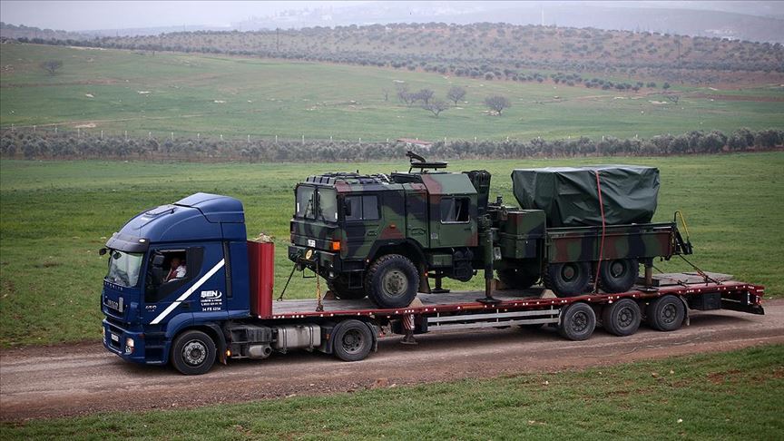Suriye sınırına çok namlulu roketatarlar sevk edildi Suriye sınırına çok namlulu roketatarlar sevk edildi