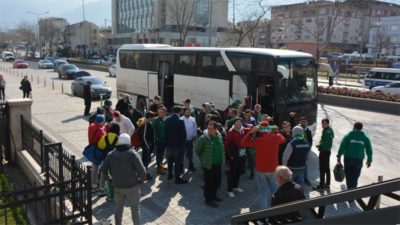 Kar yağışı ve buzda devrilmişti…Aynı otobüsle 1200 kilometre yol gittiler