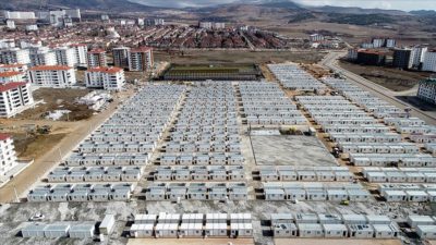 Elazığ’daki depremzedeler konteyner kentlere yerleşiyor