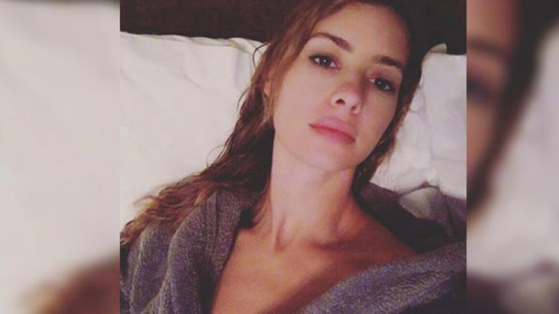 14 Şubat’ı üstsüz fotoğraf paylaşarak kutladı! 14 Şubat’ı üstsüz fotoğraf paylaşarak kutladı!