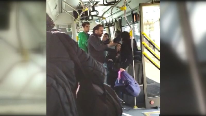 Bursa’da özel halk otobüsü şoförü, "üstü ve ayakları kirli" diye