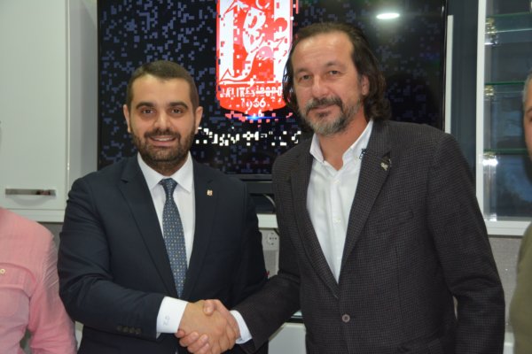 Yusuf Şimşek imzaladı… Yusuf Şimşek imzaladı…